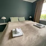 Leknes City Apartment Apartamento