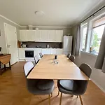 Apartamento Leknes City Apartment Leknes