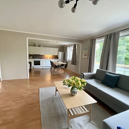 Leknes City Apartment 莱克内斯