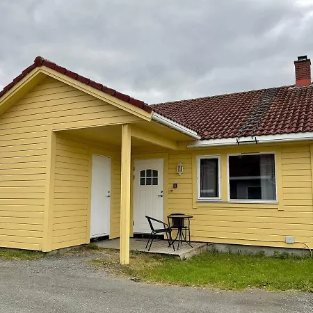 Leknes City Apartment アパート