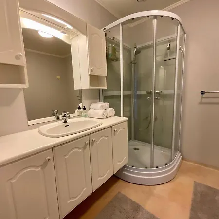 アパート Leknes City Apartment レクネス