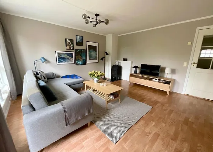 Leknes City Apartment 아파트